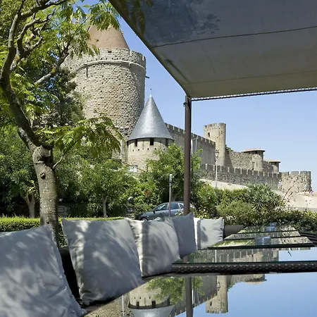 Du Chateau & - Teritoria Otel 4*