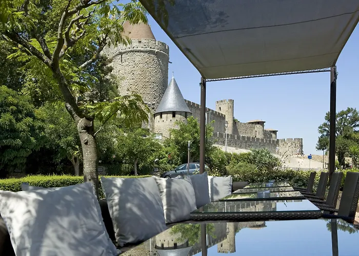 Du Chateau & - Teritoria Hotel 4*